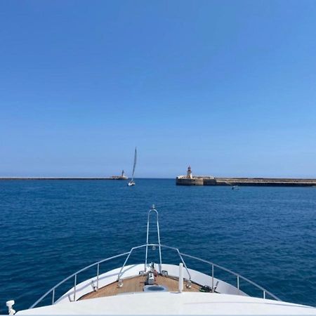 Hotel Sea Baroniv "Bedsonboat" Birgu Exterior foto