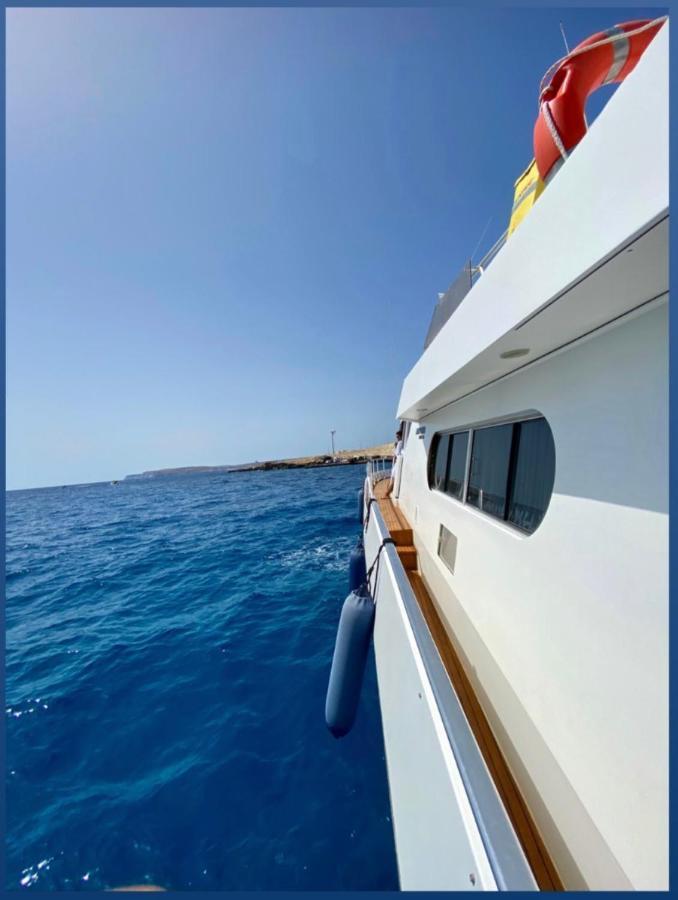 Hotel Sea Baroniv "Bedsonboat" Birgu Exterior foto