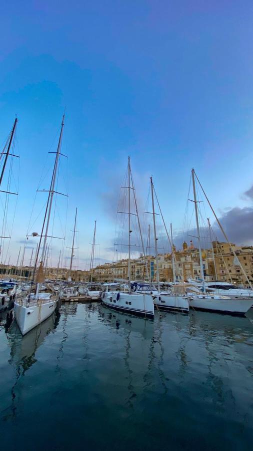 Hotel Sea Baroniv "Bedsonboat" Birgu Exterior foto
