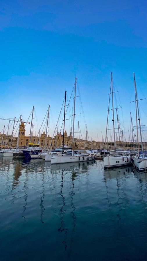 Hotel Sea Baroniv "Bedsonboat" Birgu Exterior foto