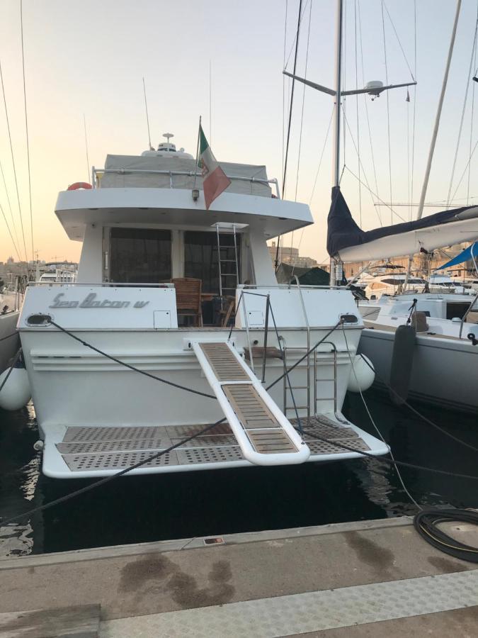 Hotel Sea Baroniv "Bedsonboat" Birgu Exterior foto