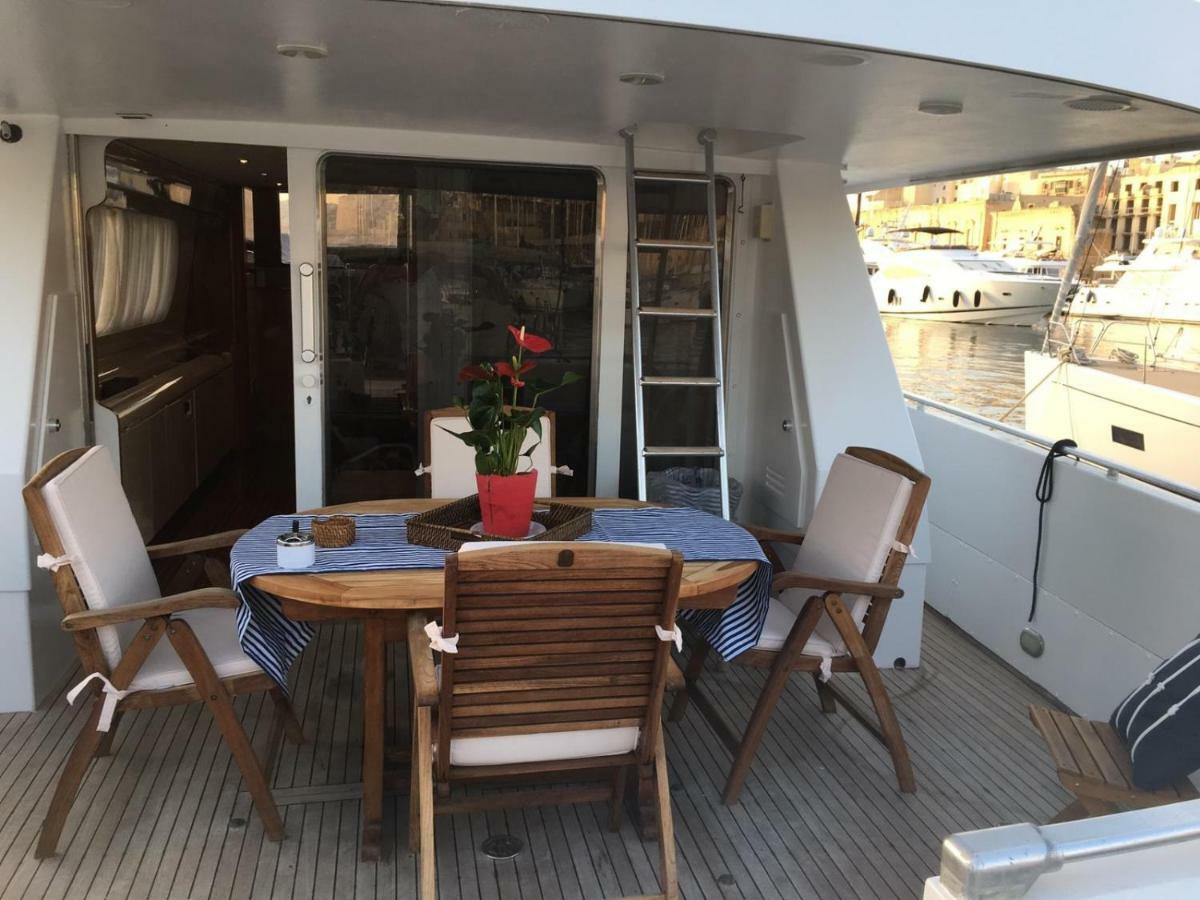 Hotel Sea Baroniv "Bedsonboat" Birgu Exterior foto