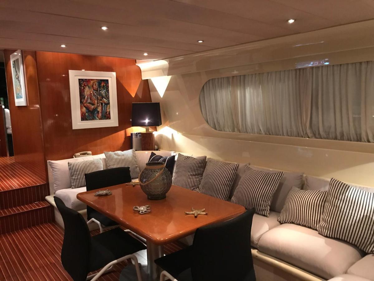 Hotel Sea Baroniv "Bedsonboat" Birgu Exterior foto